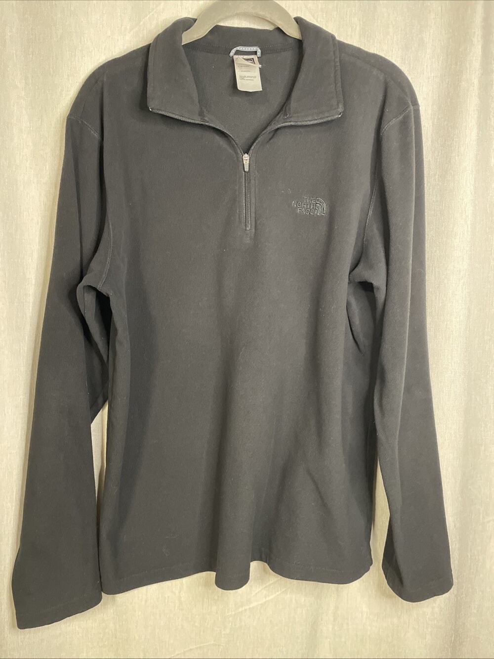 The North Face Men’s Black Fleece Quarter Zip Pullover Long Sleeve - Size Medium
